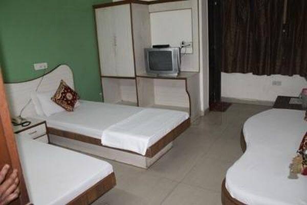 Hotel Diamond, New Delhi 3